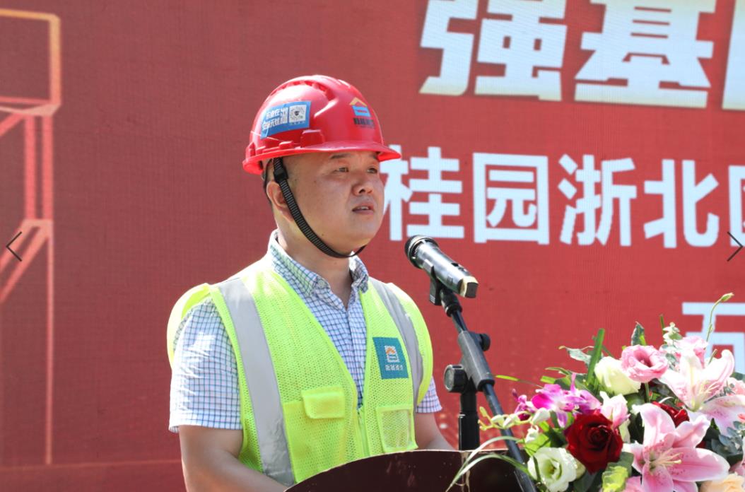 先鋒人物丨大智若愚，做一名騰越建筑的“移山人”