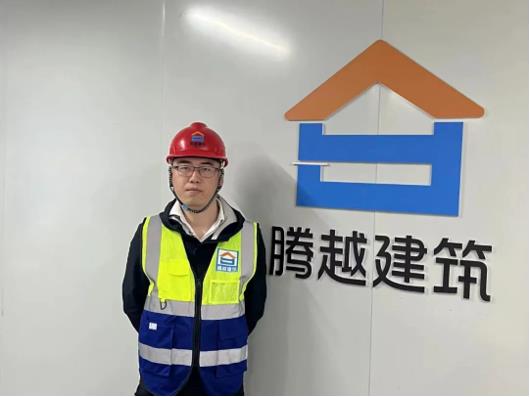 先鋒人物|“我不算聰明，所以要用努力來(lái)彌補(bǔ)”